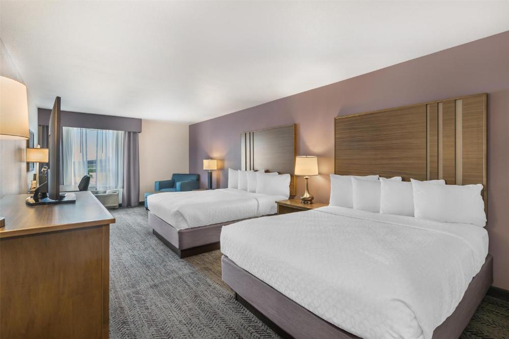 Queen Room with Two Queen Beds - Non-Smoking interior